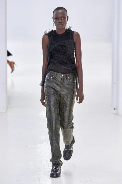 Look 35